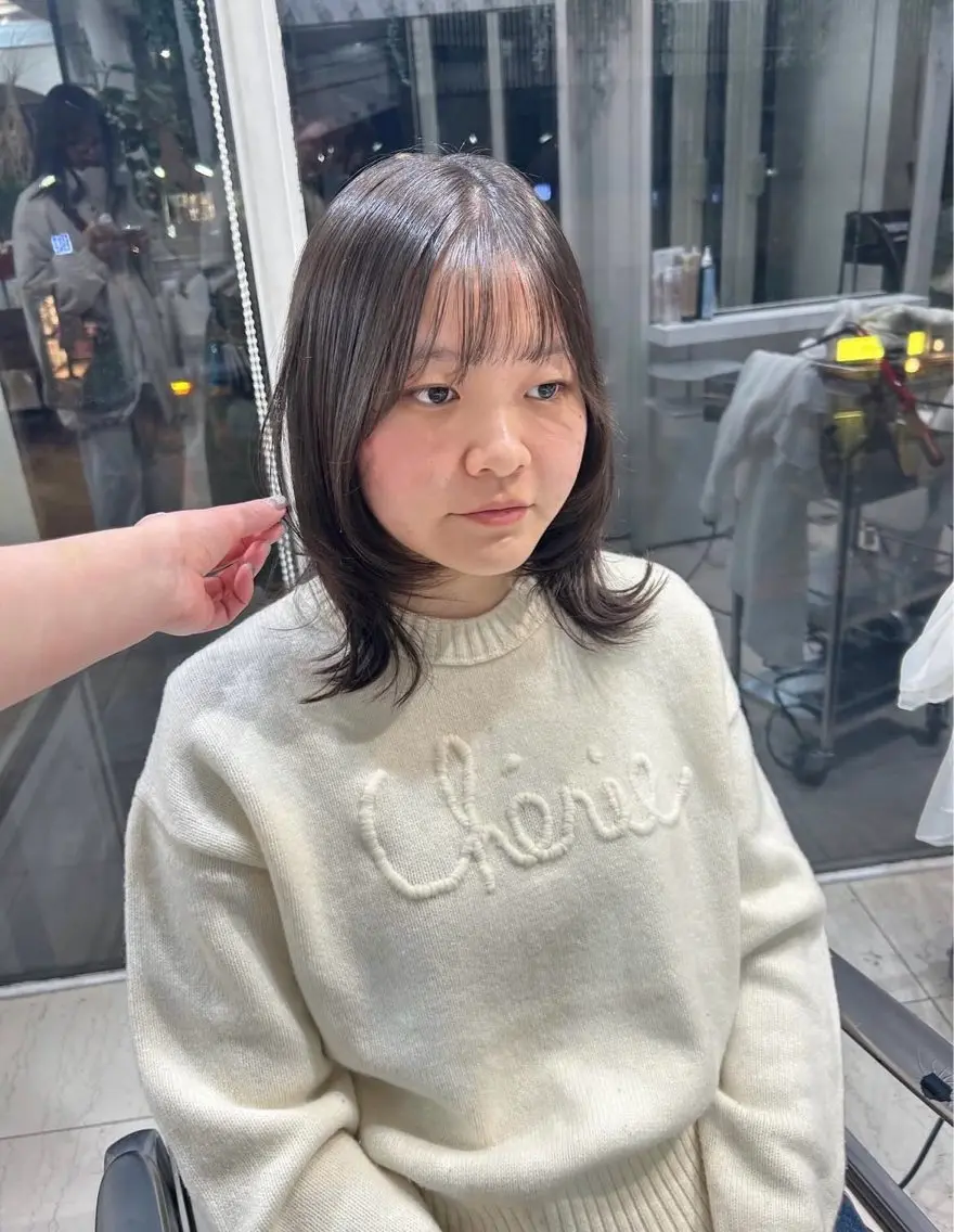ミディアム ミディアムレイヤー レイヤーカット カット ありむらもえ/ 透明感カラーのヘアスタイル
