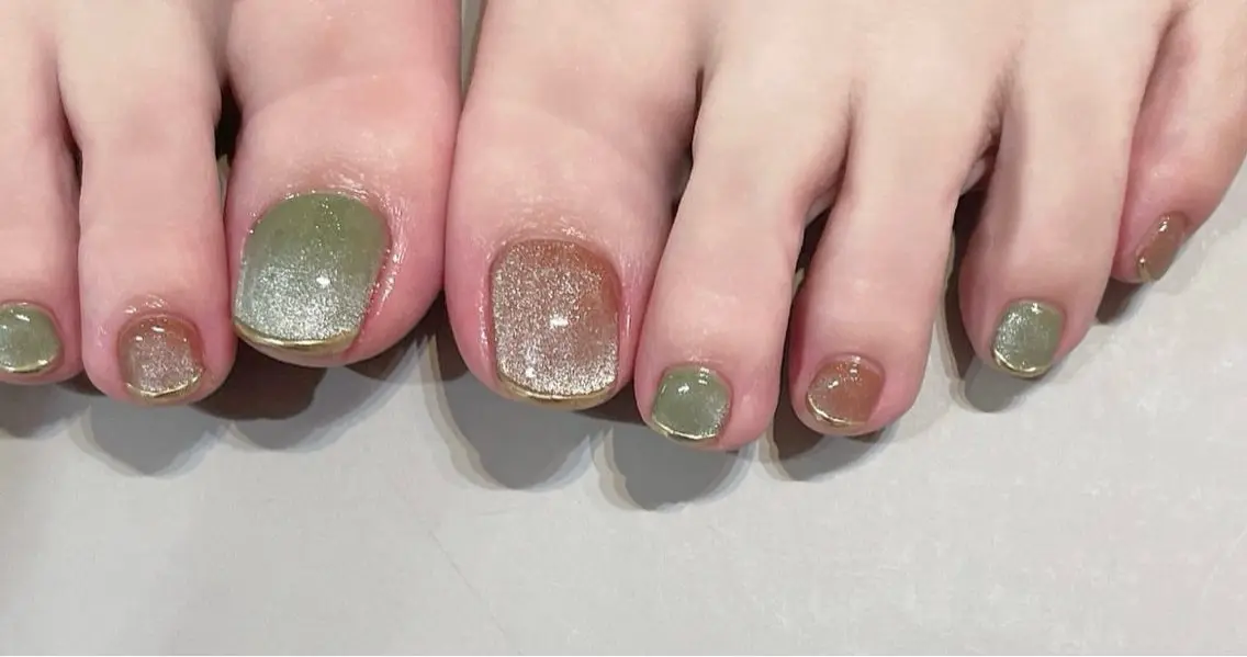 ネイル マグネットネイル ミラーネイル Ella salonのネイルデザイン
