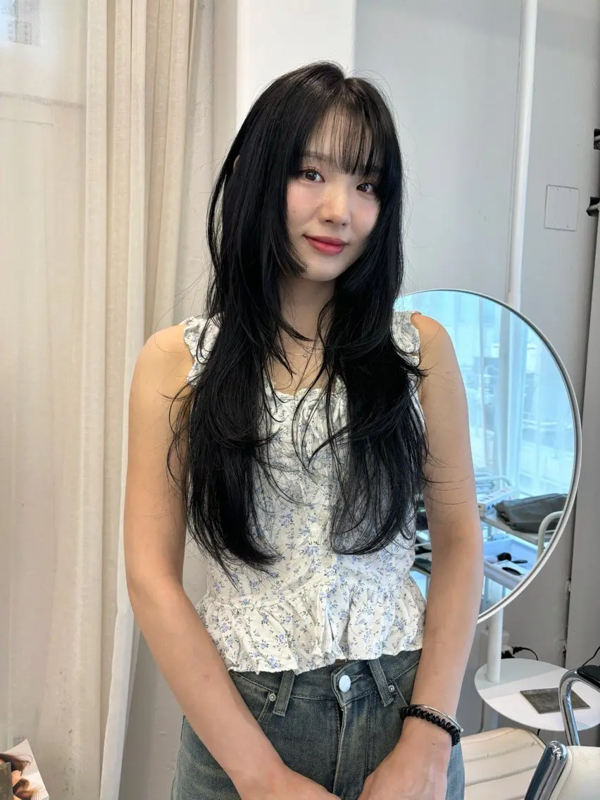ロング カラー 韓国風ヘア レイヤーカット ロング カット ヘアカラー トリートメント レイヤーカット🎀 kanaのヘアスタイル