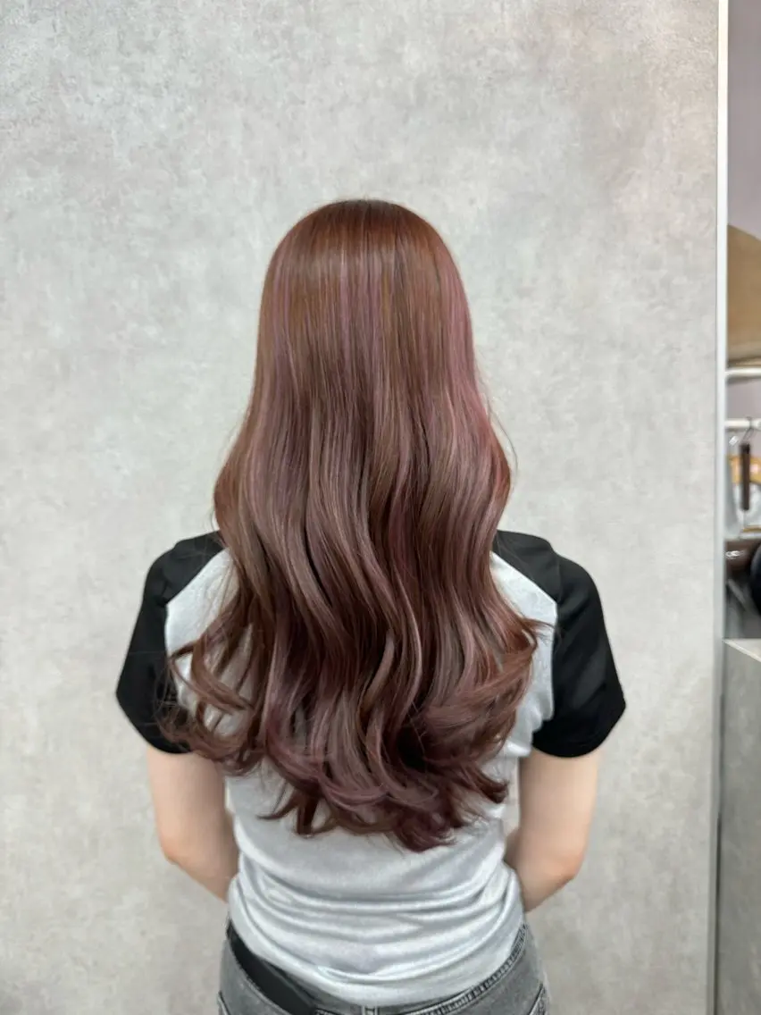 ロング カラー ブリーチ ハイライトカラー ラベンダーカラー ハイライト 🍎暖色カラーで大人 可愛く🍒齋藤すみれのヘアスタイル
