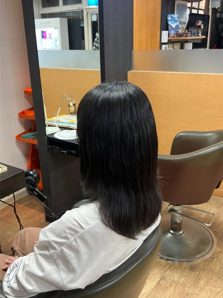 セミロング オオエ トア／カットモデルのヘアスタイル