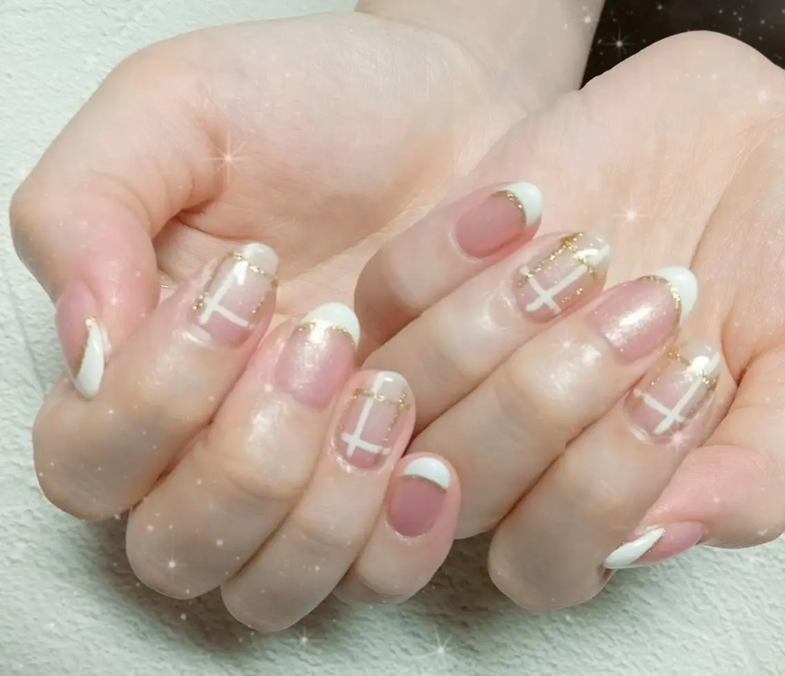 ネイル フレンチネイル キラキラネイル 韓国ネイル ラメ(グリッター) シンプルネイル ハンドネイル flure de neige yukiのネイルデザイン