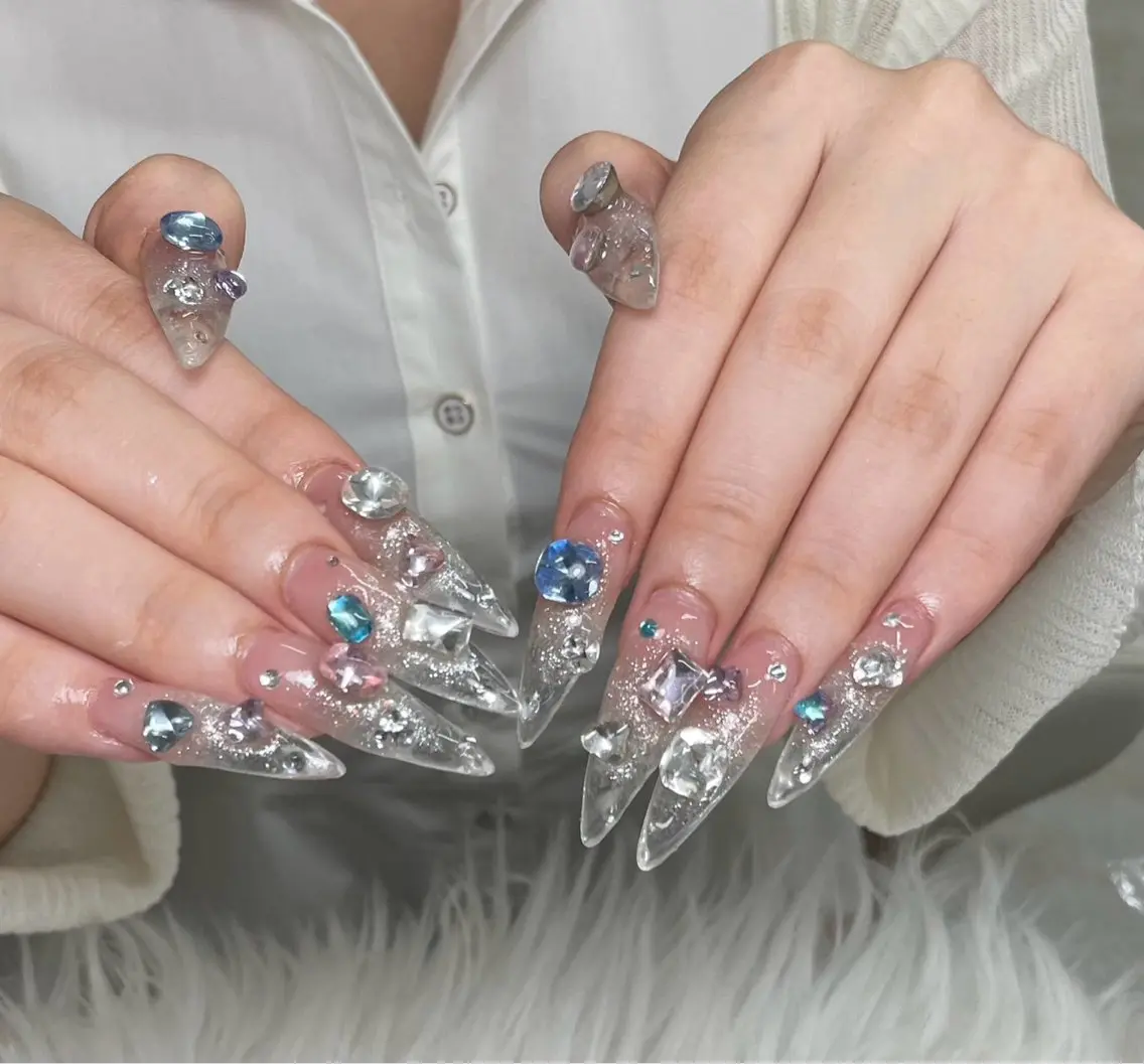 ネイル lucky nail 歌舞伎町のネイルデザイン