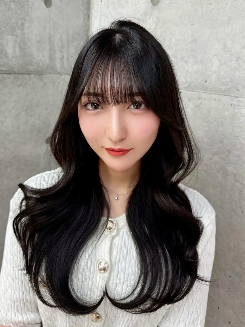 ロング カラー カット ヘアカラー トリートメント shion 透明感カラーのヘアスタイル