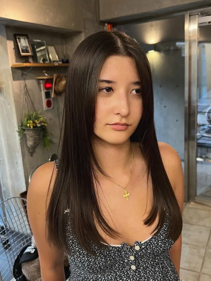 ロング レイヤーカット カット 土田かほ/本日🈳 透明感カラー🍃のヘアスタイル