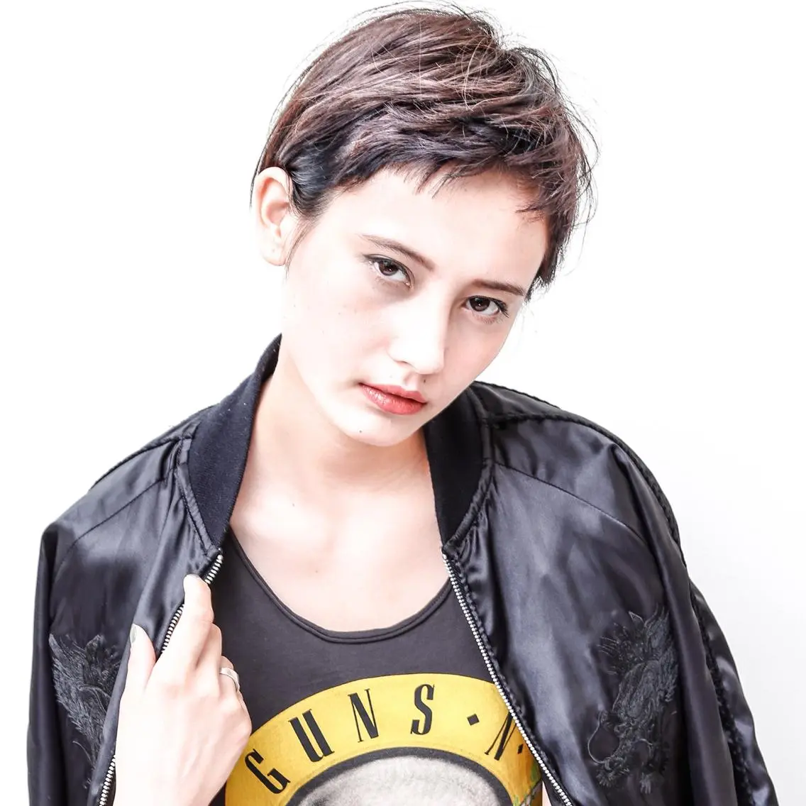 ショート カラー ベリーショート アッシュ 透明感カラー イルミナカラー 外国人風カラー THE USUAL ユージュアルのヘアスタイル