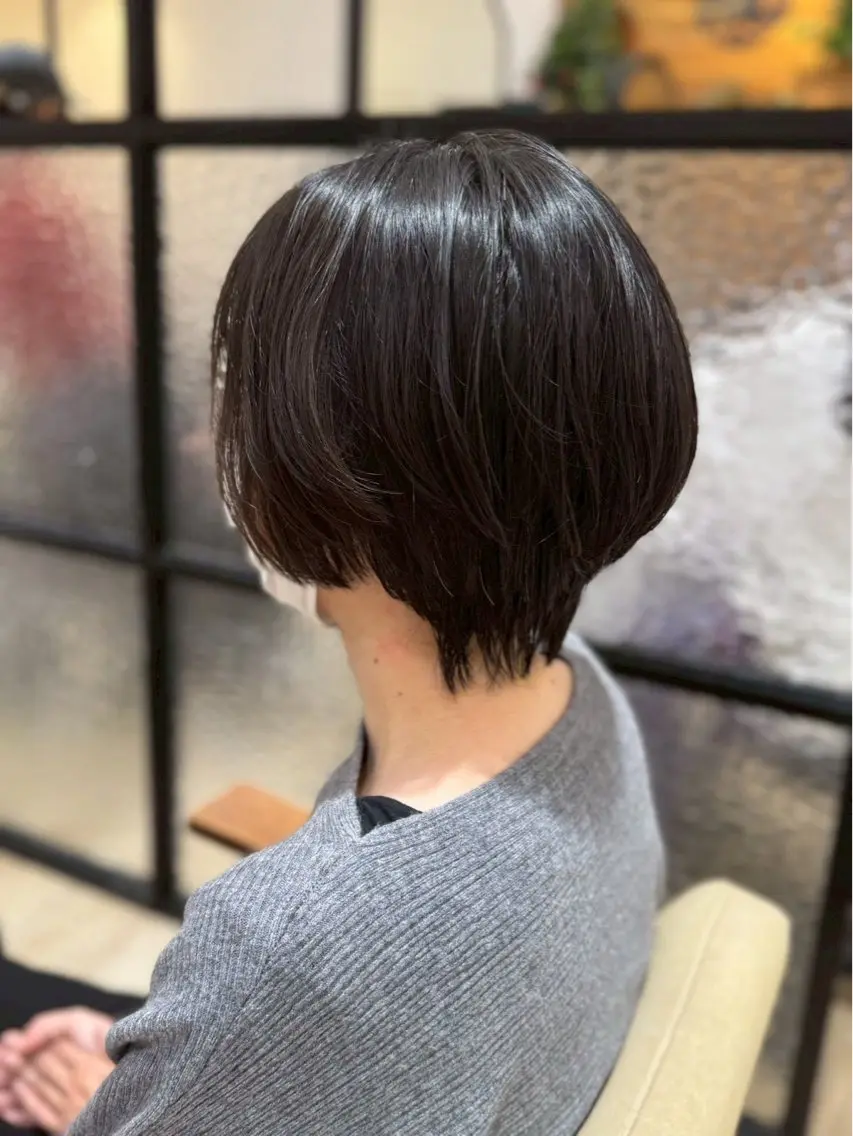 ショート カラー 伊藤 梨緒のヘアスタイル