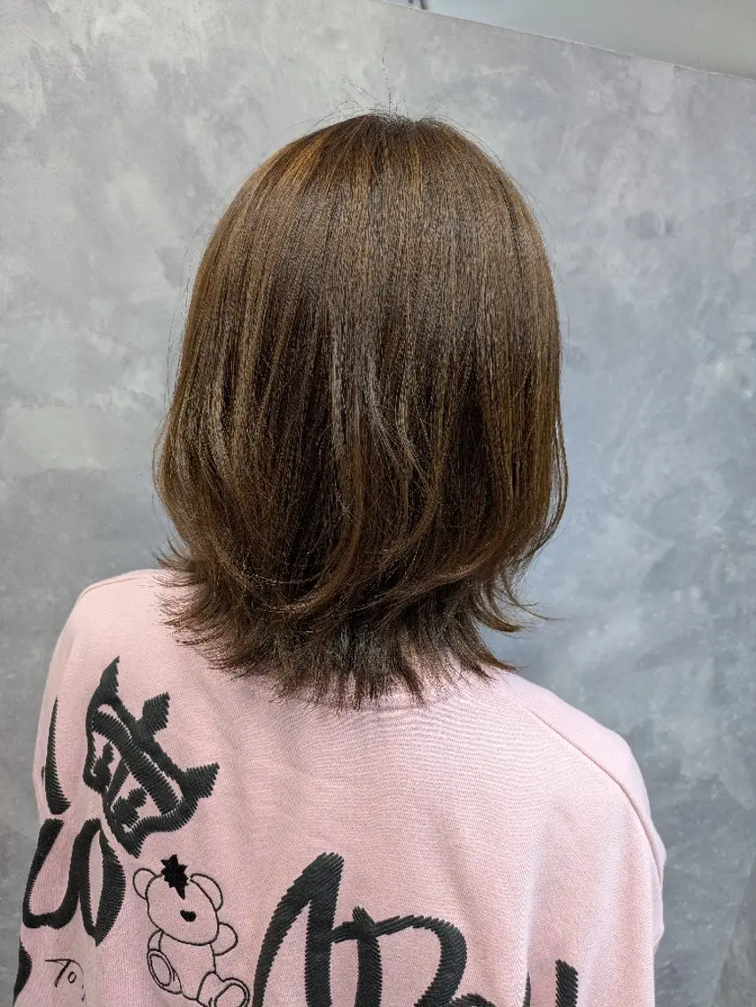 ミディアム くびれヘア カット 佐藤 璃咲のヘアスタイル