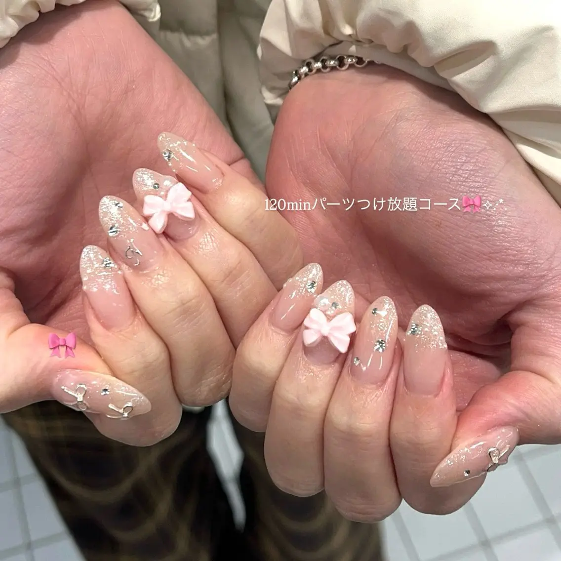 ネイル キラキラネイル レース ロングネイル リボン 冬ネイル ハンドネイル 横浜Nailist 𝜗𝜚春菜のネイルデザイン