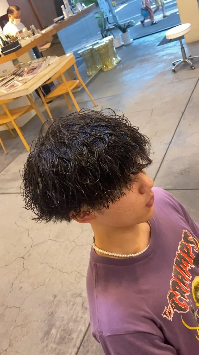 ミディアム パーマ メンズ ミディアムパーマ メンズパーマ 波巻きパーマ カット パーマ 谷口 悠生のヘアスタイル