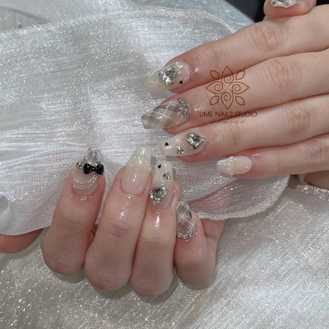 ネイル チークネイル クリアネイル ガーリー キラキラネイル 韓国ネイル ハンドネイル Ume Nail Studioのネイルデザイン