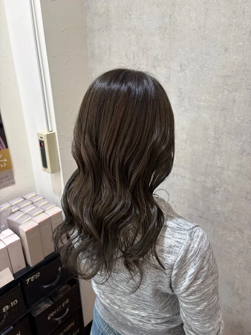 セミロング カット ヘアカラー トリートメント 艶髪/透明感カラー 下山 萌華のヘアスタイル