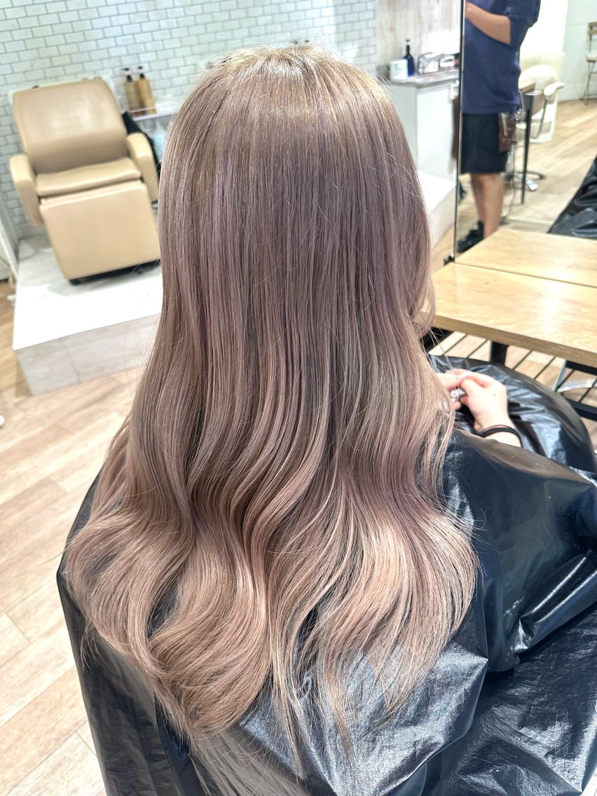 ロング ヘアカラー 💛NOZOMI💛 ハイトーンカラーのヘアスタイル