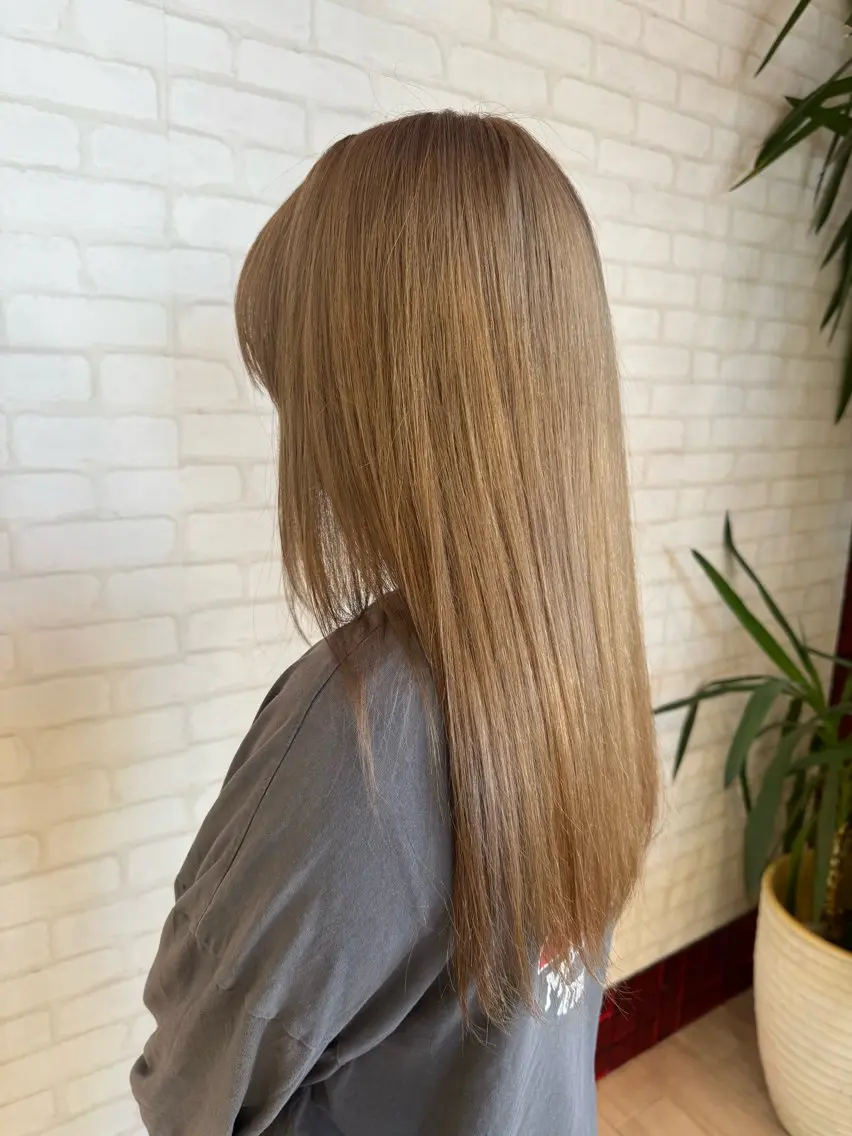 ロング ヘアカラー 松尾 怜奈のヘアスタイル