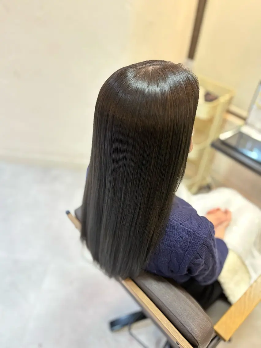 ロング カラー 黒髪 ブルーカラー ブルーブラック ACCOLE Yuzuのヘアスタイル