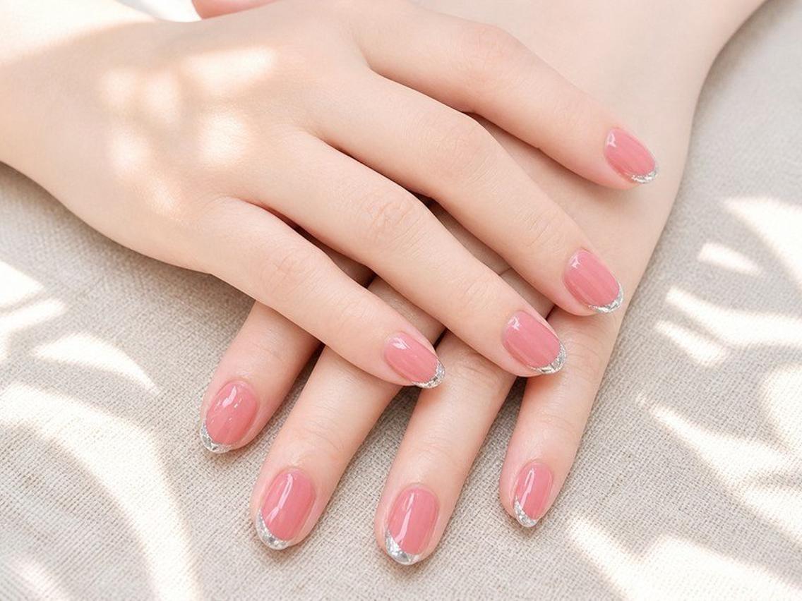 ネイル フレンチネイル ガラスフレンチ ハンドネイル Lili Nail Studio西荻窪店のネイルデザイン