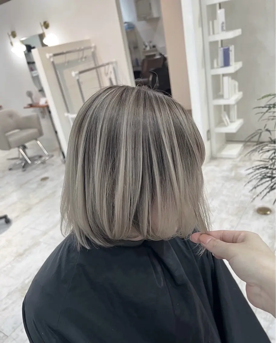 ショート カラー バレイヤージュ グレージュ レイヤーカット 指名数No.1 /NAOYAのヘアスタイル