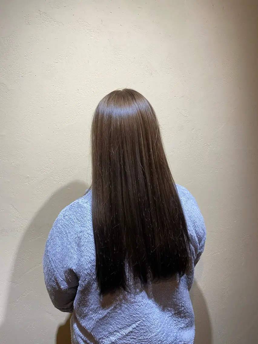 カラー アッシュ ベージュカラー ブリーチ 透明感カラー ブリーチなしカラー ヘアカラー saya (サヤ)のヘアスタイル