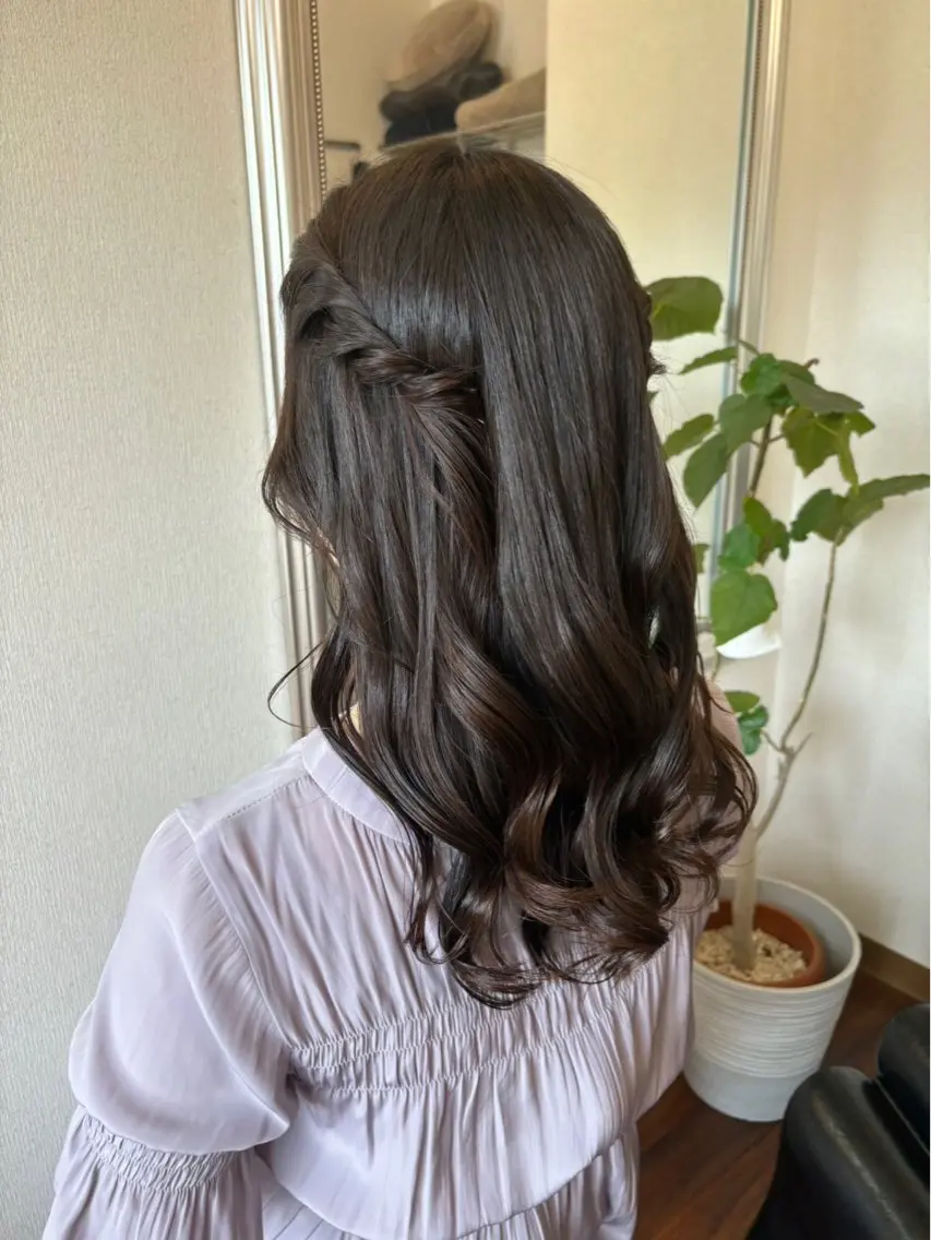 ミディアム カラー パーマ ヘアアレンジ ハーフアップ カット トリートメント ヘアセット yukimi .のヘアスタイル