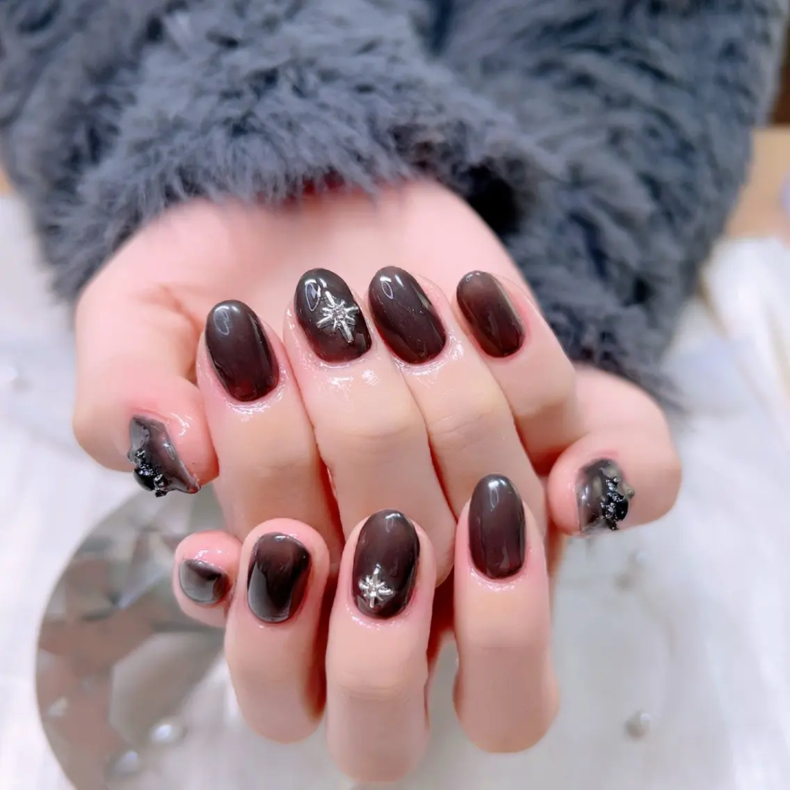 ネイル グラデーション オフィスネイル シンプルネイル 冬ネイル クリスマス ハンドネイル Cute Tips nailのネイルデザイン