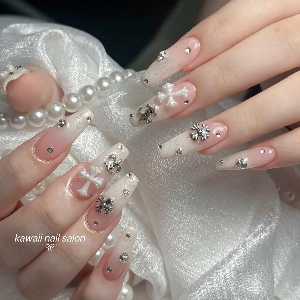 ネイル ドット フレンチネイル 韓国ネイル マグネットネイル オフィスネイル Kawaii Nail Salonのネイルデザイン