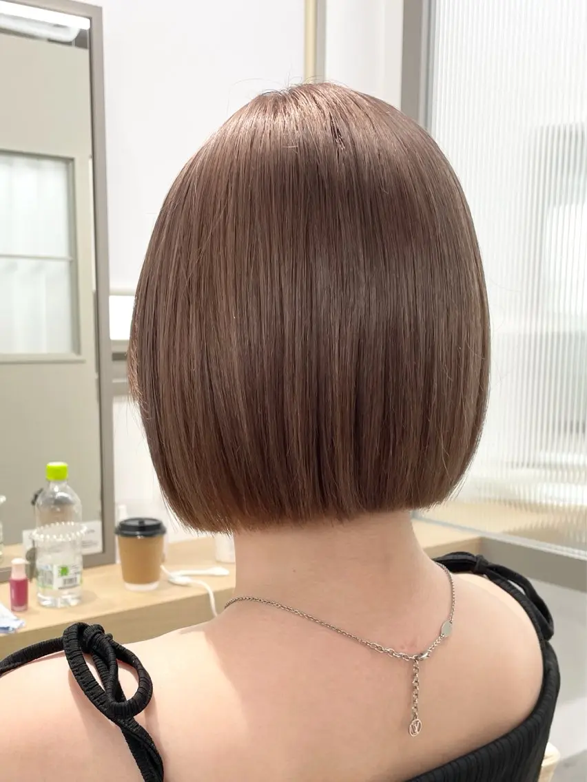 🩶カット&ブリーチなし艶カラー🩶鎖骨上verの写真