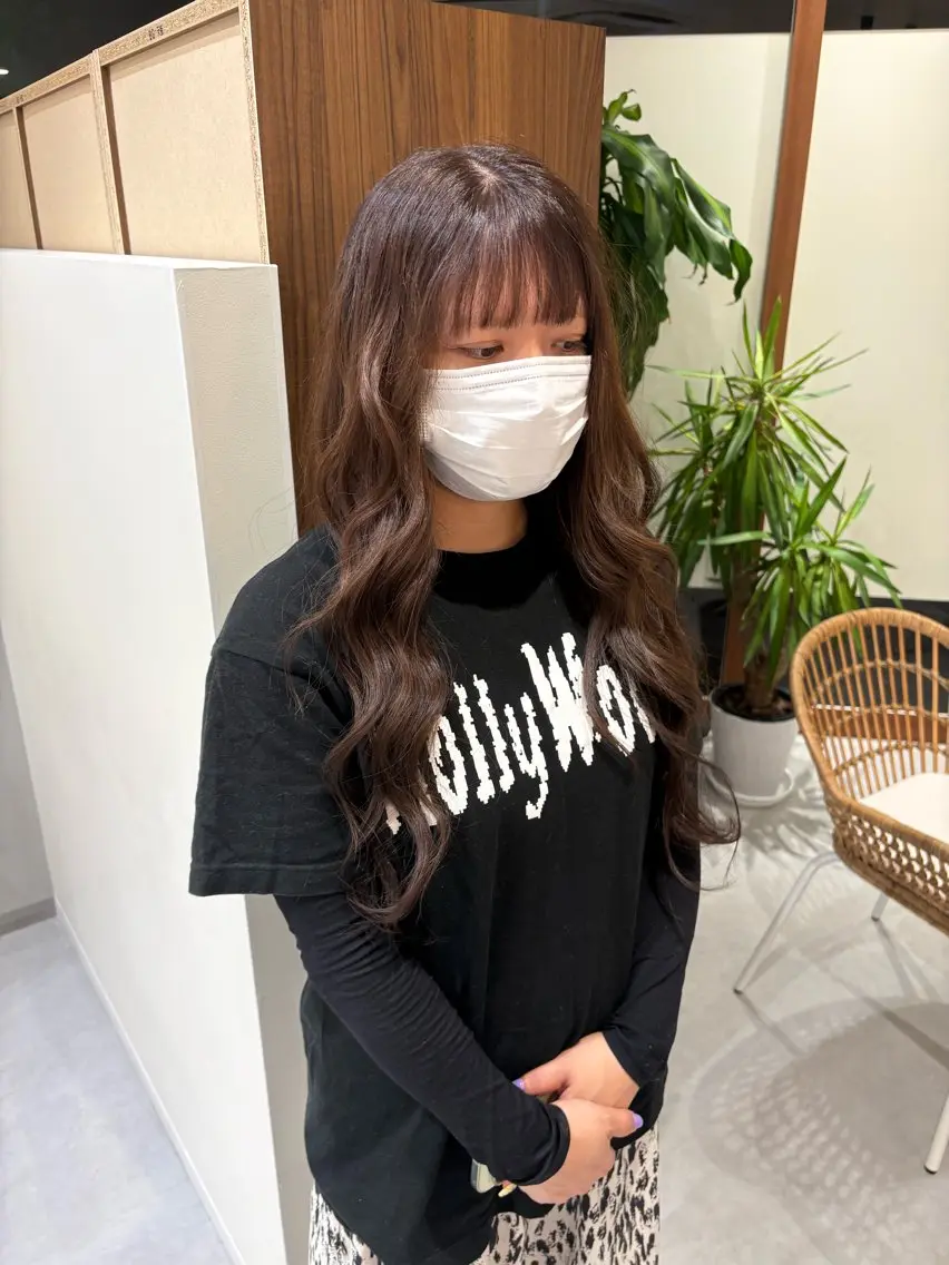 ロング ヘアカラー 吉田 絢音のヘアスタイル