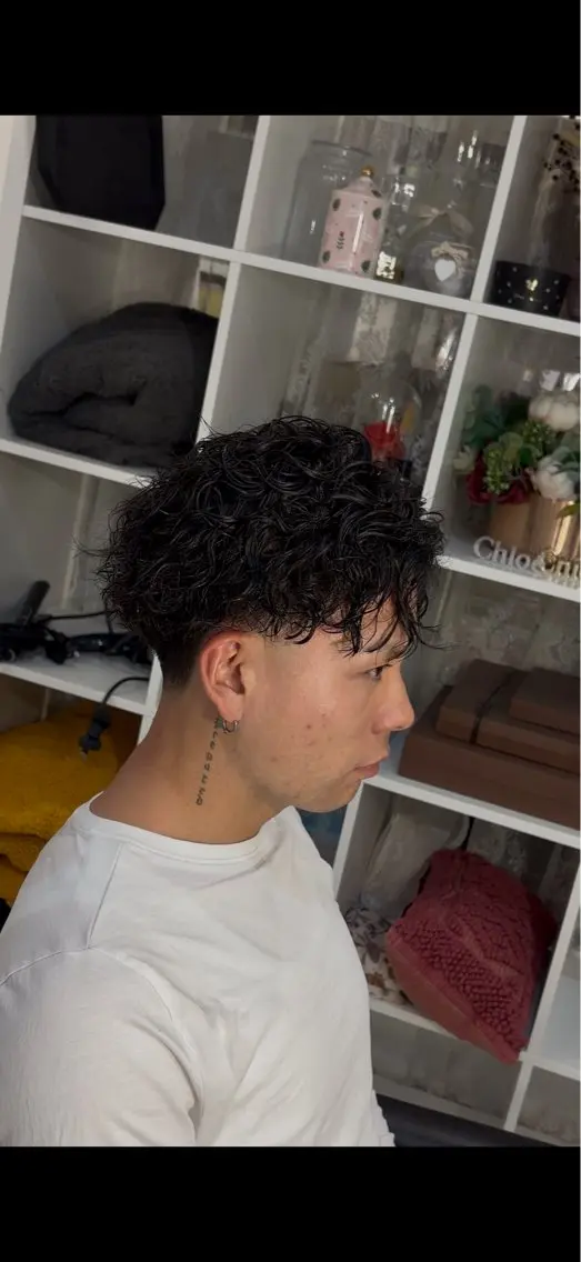 ミディアム パーマ メンズ TIDEHAIR 志羽のヘアスタイル