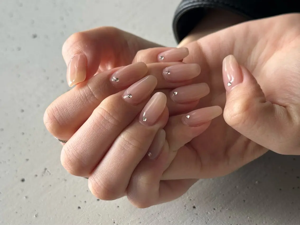 ネイル シンプルネイル ストーンネイル 菊地 春菜のネイルデザイン