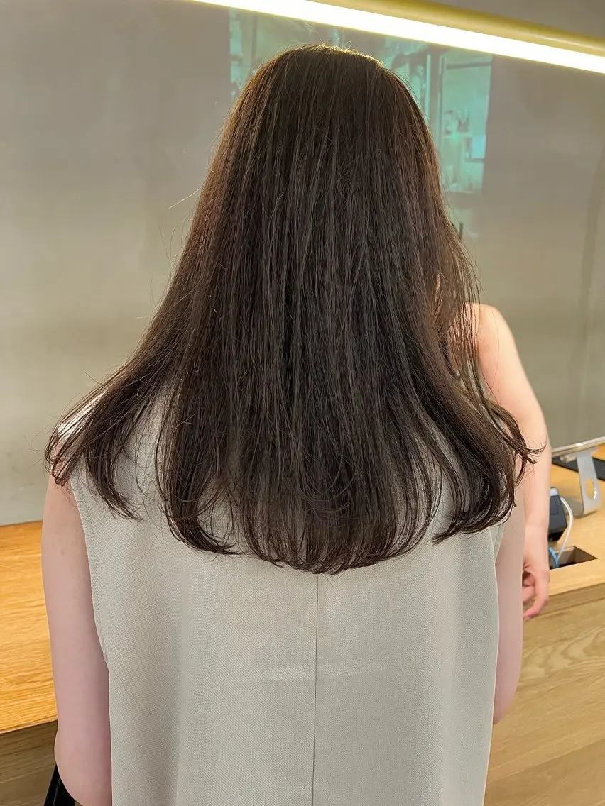 セミロング カット ヘアカラー 似合わせレイヤー ＆縮毛矯正のヘアスタイル