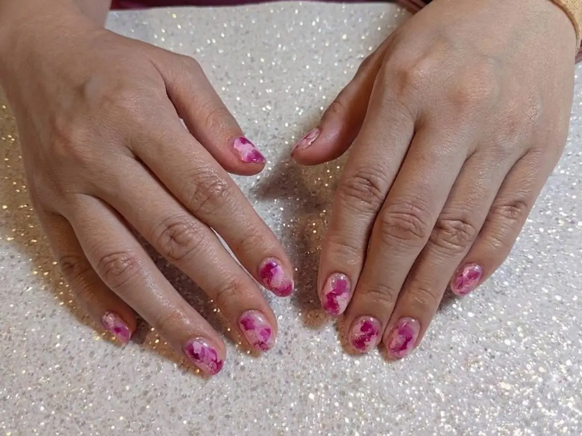 ネイル アートネイル グラデーション ニュアンスネイル ピンク ホワイト Ao.Nail Mizuki🍀のネイルデザイン