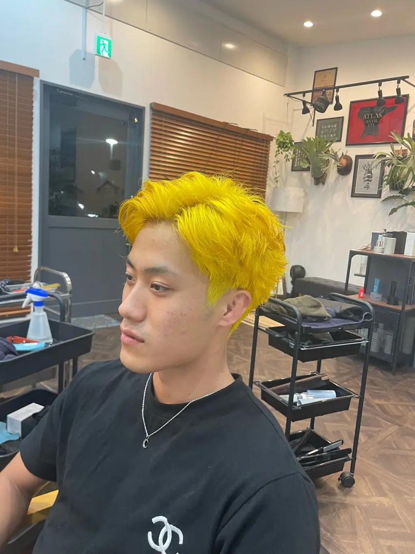 カラー ブリーチ イエローカラー 鮎川 竜汰のヘアスタイル