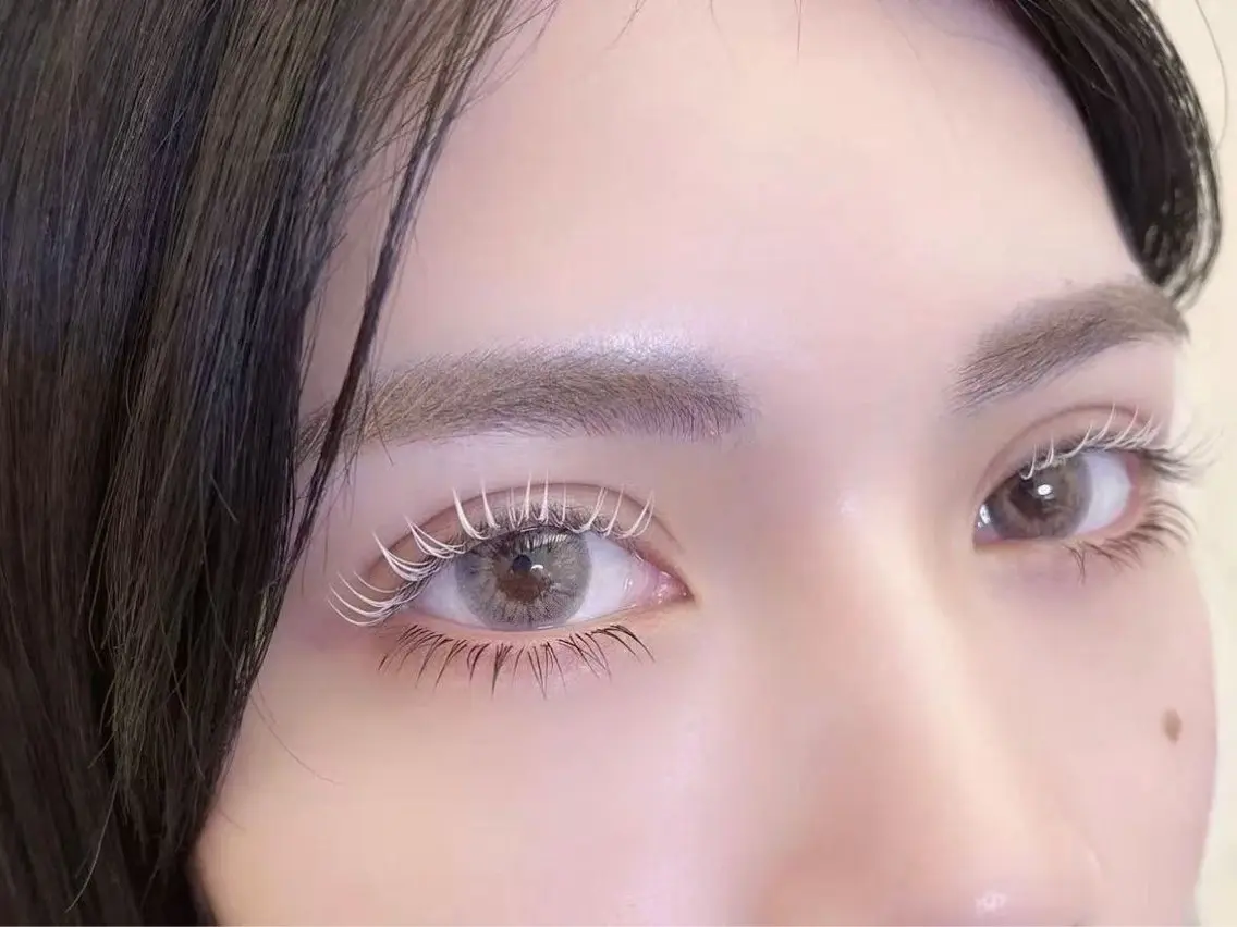 マツエク・マツパ 束感まつ毛 カラーマツエク フラットラッシュ 韓国風マツエク Lカール マツエク ALITA 池袋店✨のマツエク・マツパデザイン