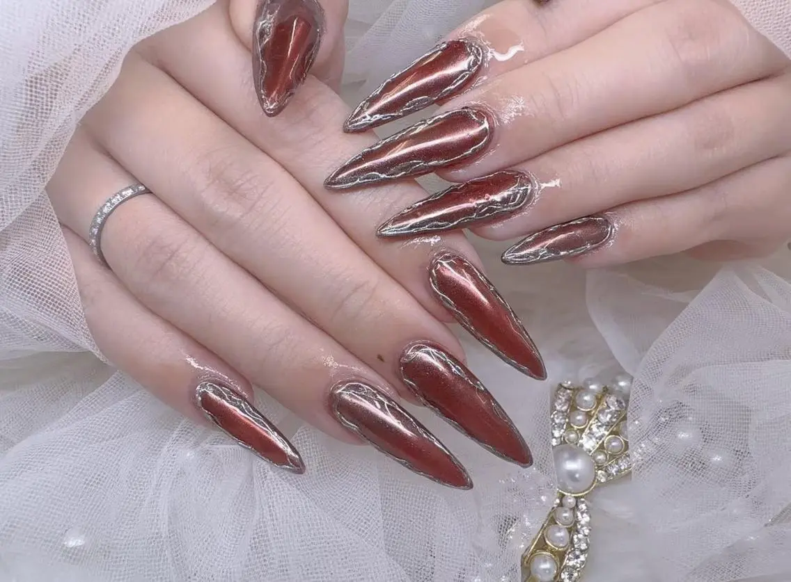 ネイル アートネイル オーロラネイル チークネイル 成人式 長さ出し Kana🌻マツエク &Nailサロン💛のネイルデザイン