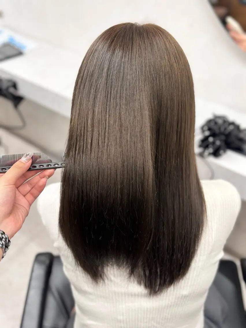 ミディアム カラー オリーブグレー ヘアカラー 🔆ハイトーン 🔆AYAKAのヘアスタイル