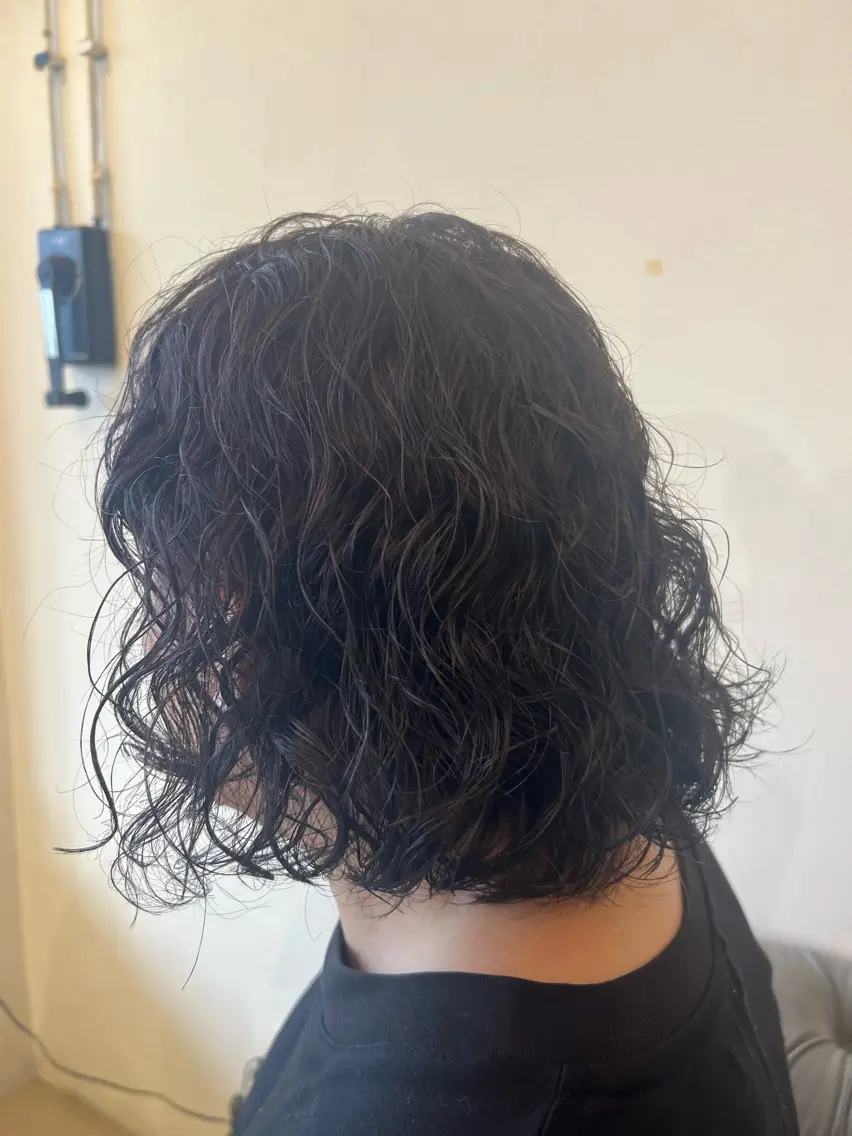 ショート パーマ パドドゥ 仲程のヘアスタイル