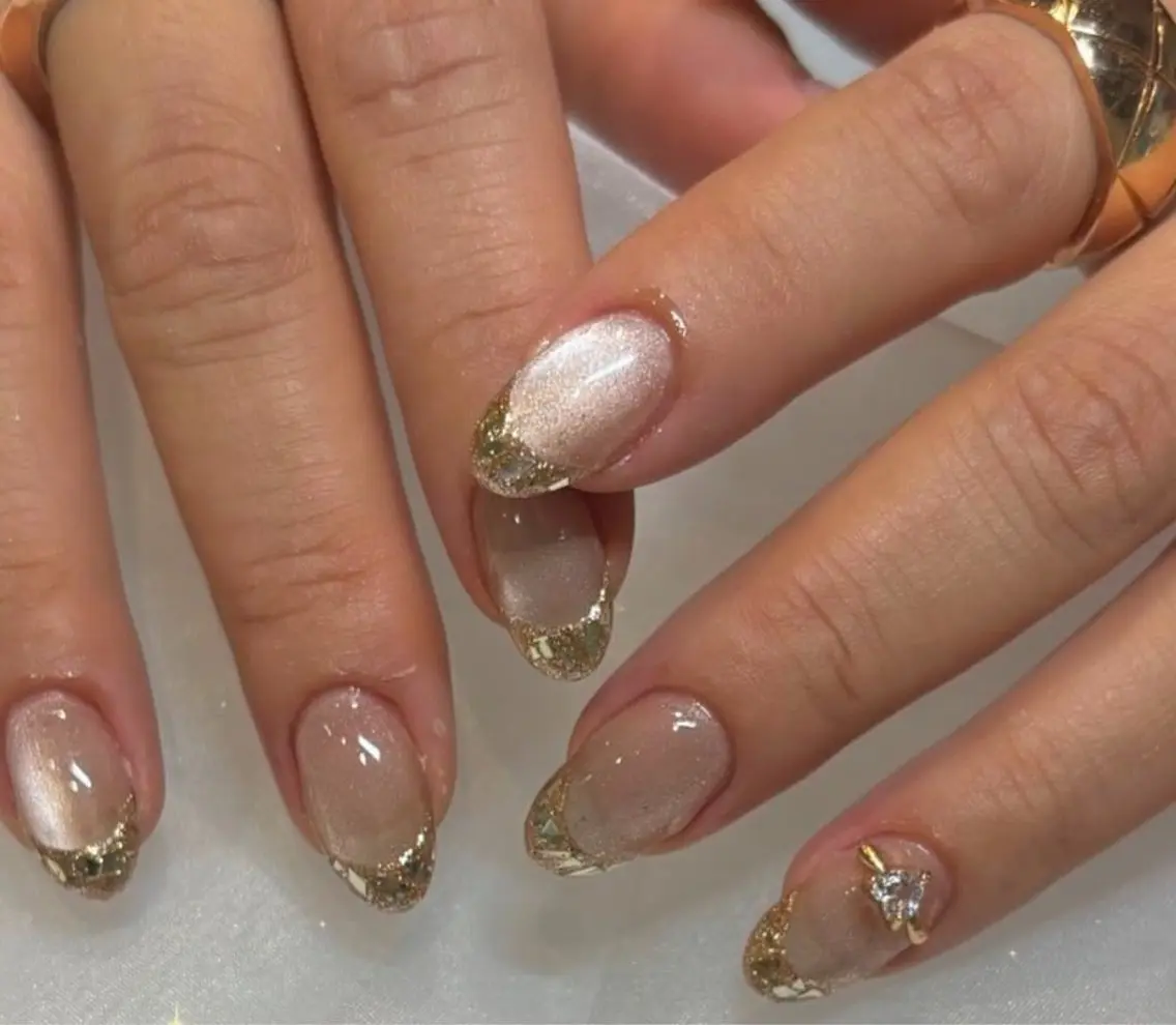 ネイル フレンチネイル グラデーション キラキラネイル 韓国ネイル マグネットネイル ハンドネイル 🎀🎀YooLi Nail Salonのネイルデザイン