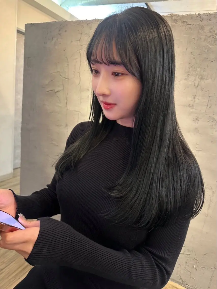 セミロング 顔周りカット レイヤーカット カット ヘアカラー sato ayaka |透明感カラー🫧のヘアスタイル