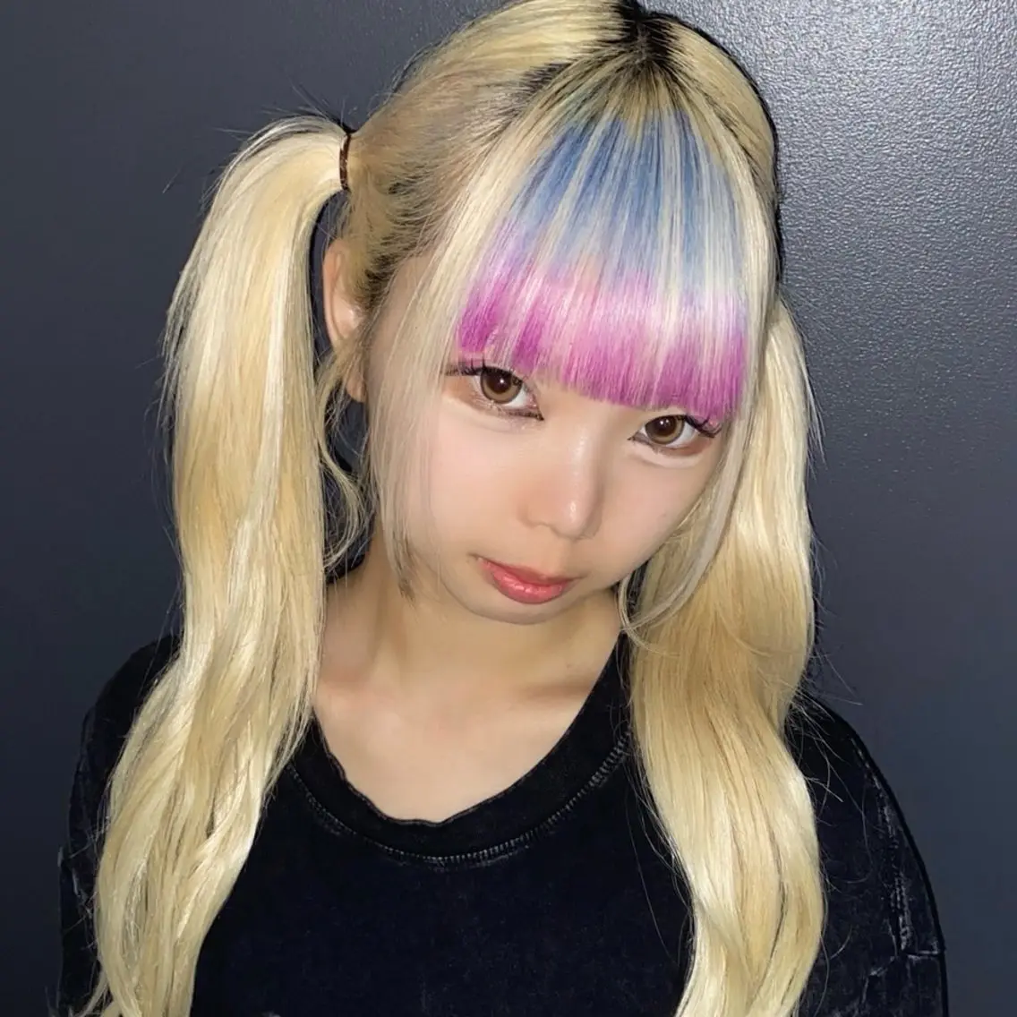 ロング カラー ヘアカラー ★デザインカラー ハイトーン ももか★のヘアスタイル