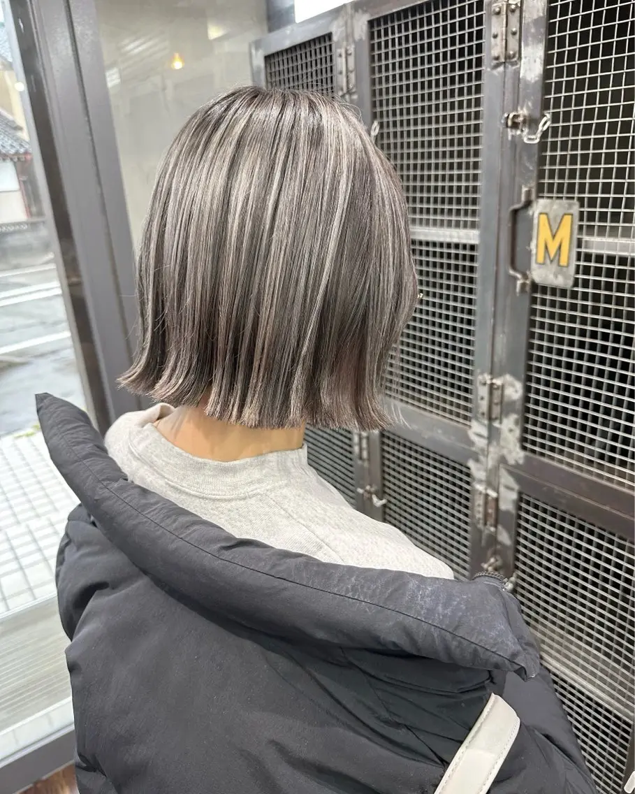 ショート ヘアカラー 福島 優奈のヘアスタイル