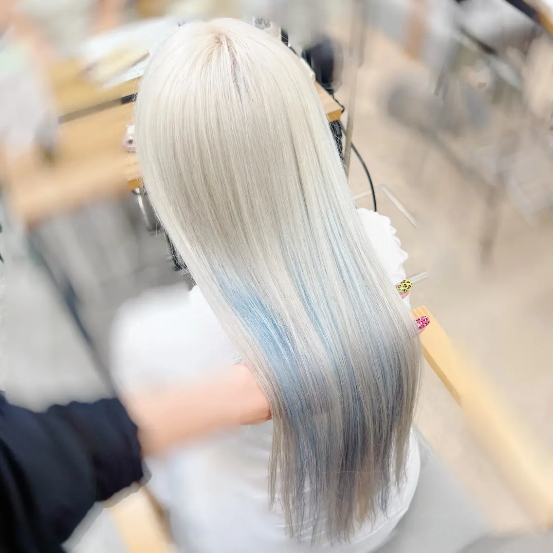 ロング カラー ブリーチ ケアブリーチ デザインカラー ハイトーンカラー ハッシュカット ヘアカラー トリートメント ハイトーン/レイヤー しゅーたのヘアスタイル