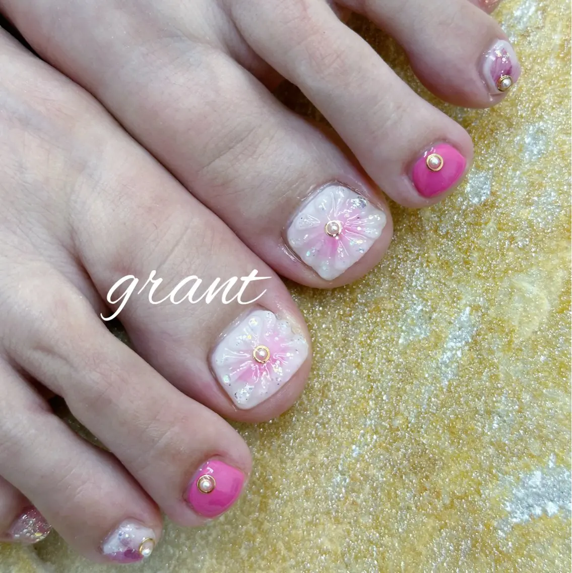 ネイル フットネイル キラキラネイル フットネイル nailsalon grantのネイルデザイン