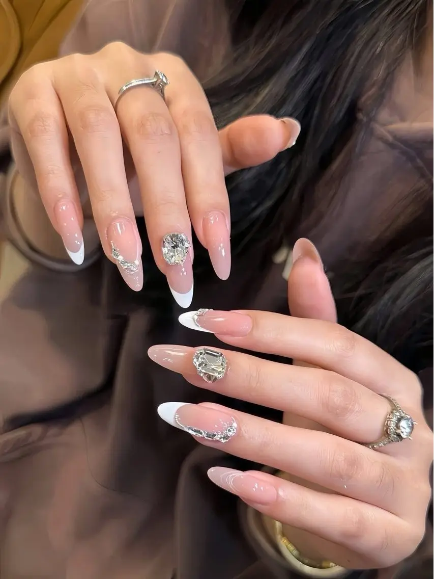 ネイル チークネイル フレンチネイル グラデーション キラキラネイル 韓国ネイル Minette nailHuongのネイルデザイン
