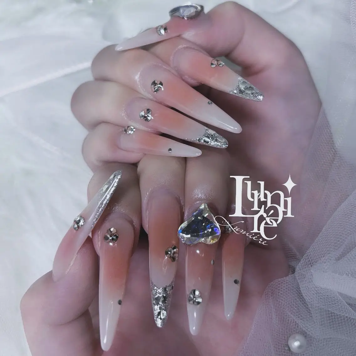 ネイル ハンドネイル Lumière｜ ロング｜ワンホンのネイルデザイン