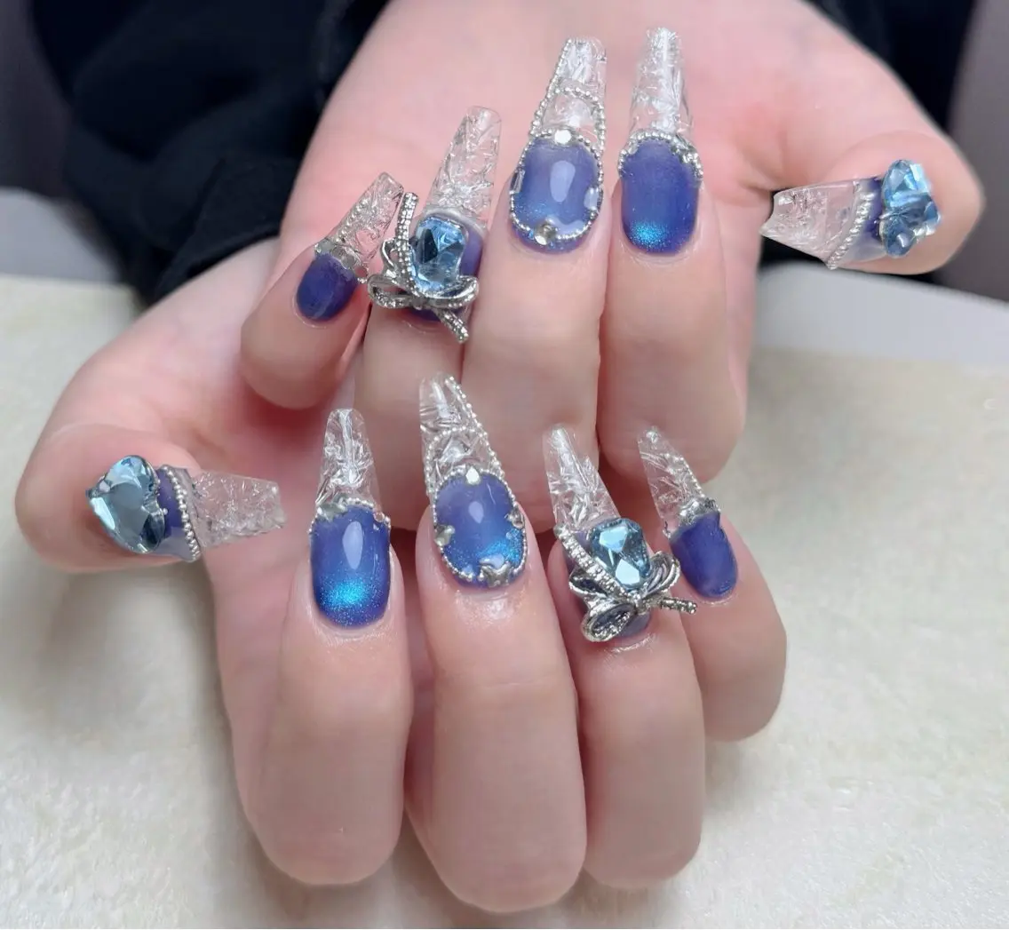 ネイル アートネイル オーロラネイル 長さ出し フレンチネイル ジェルネイル ハンドネイル 中野駅から2分 MEO NAILのネイルデザイン