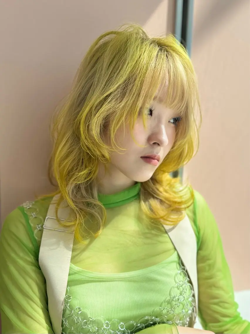 カラー ベージュカラー ブリーチ ケアブリーチ ホワイトベージュ 淺野 里音のヘアスタイル