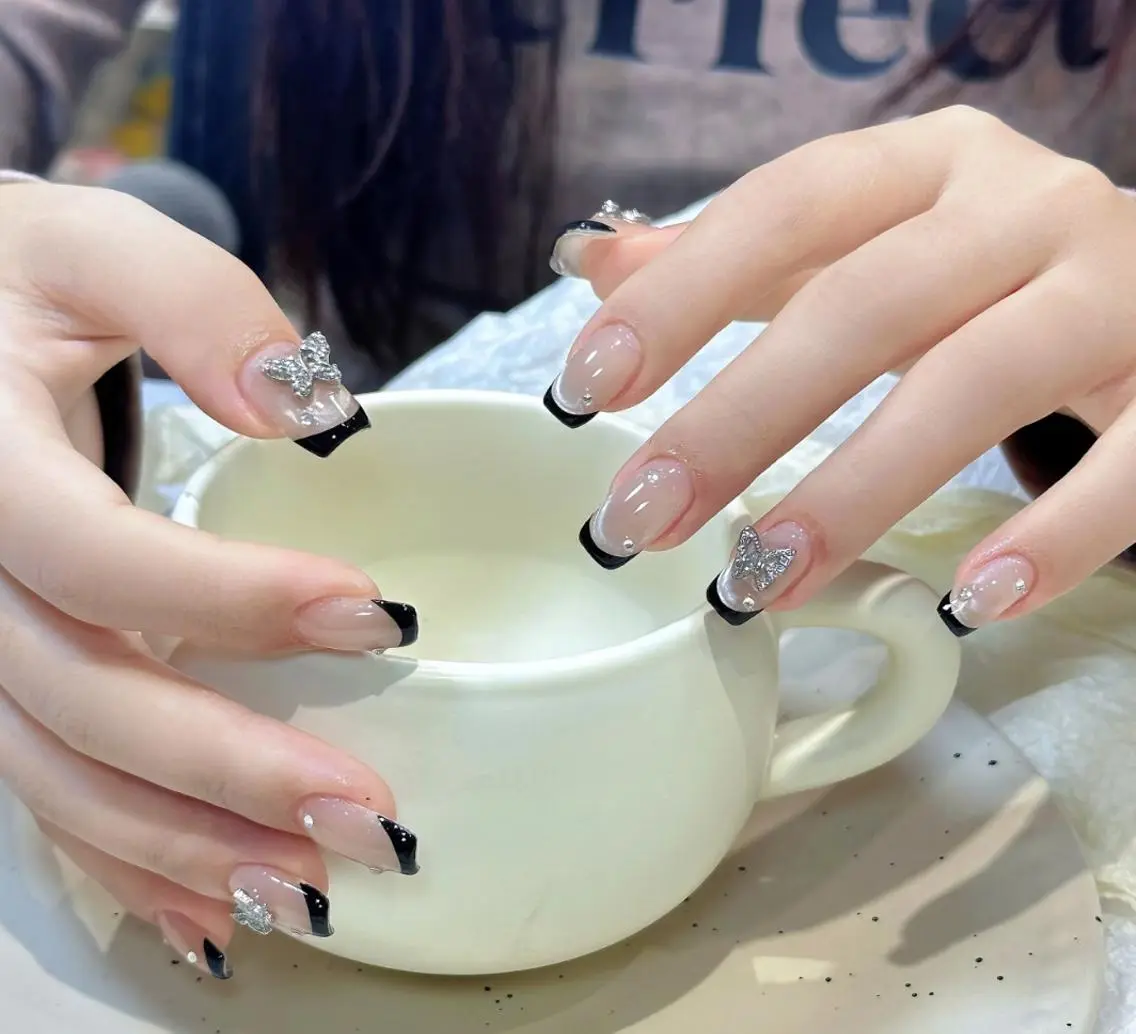 ネイル ハンドネイル ハンドケア 🍑 momo_nailのネイルデザイン