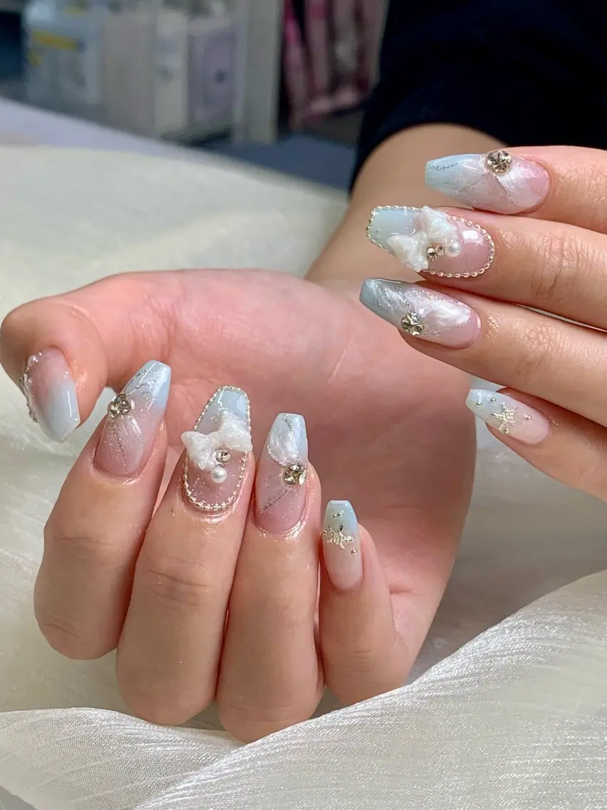 ネイル チークネイル ドット フットネイル フレンチネイル グラデーション ハンドネイル フットネイル HANA 川越東口ネイルサロンのネイルデザイン