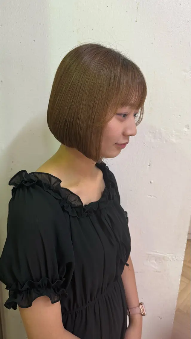 ショート 暖色カラー/ ストレート/くるみのヘアスタイル