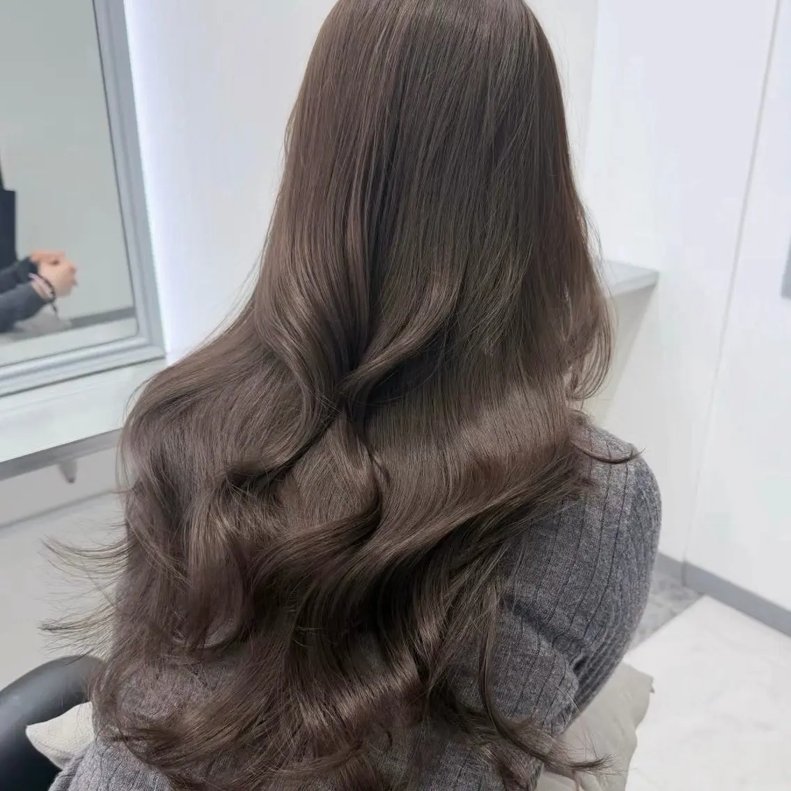 ロング カラー ベージュカラー ブリーチ ブラウンカラー 透明感カラー デザインカラー ヘアカラー 涼星/心斎橋/艶髪 モデル様募集中👑のヘアスタイル